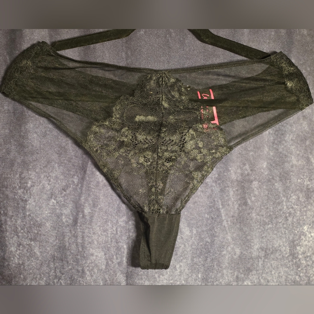 ✨️3/$25✨️ La SENZA Black Lace Panties